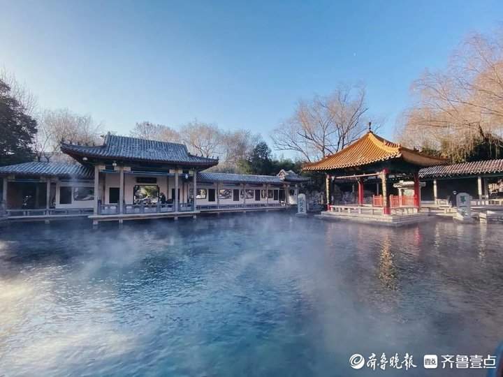 济南趵突泉水位入冬后缓跌，“趵突腾空”胜景仍“在线”