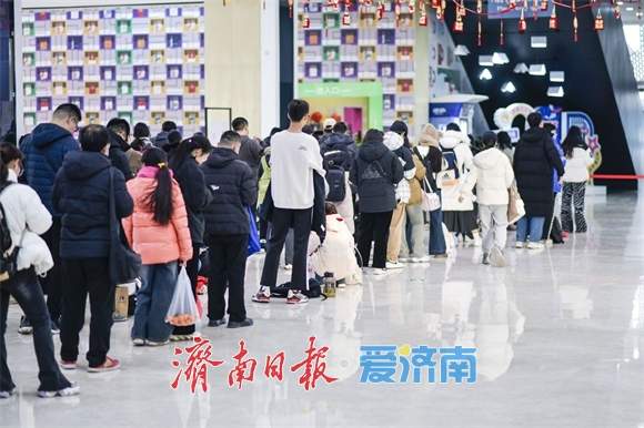 图书馆自习室“一座难求”，泉城市民早上提前两小时排队