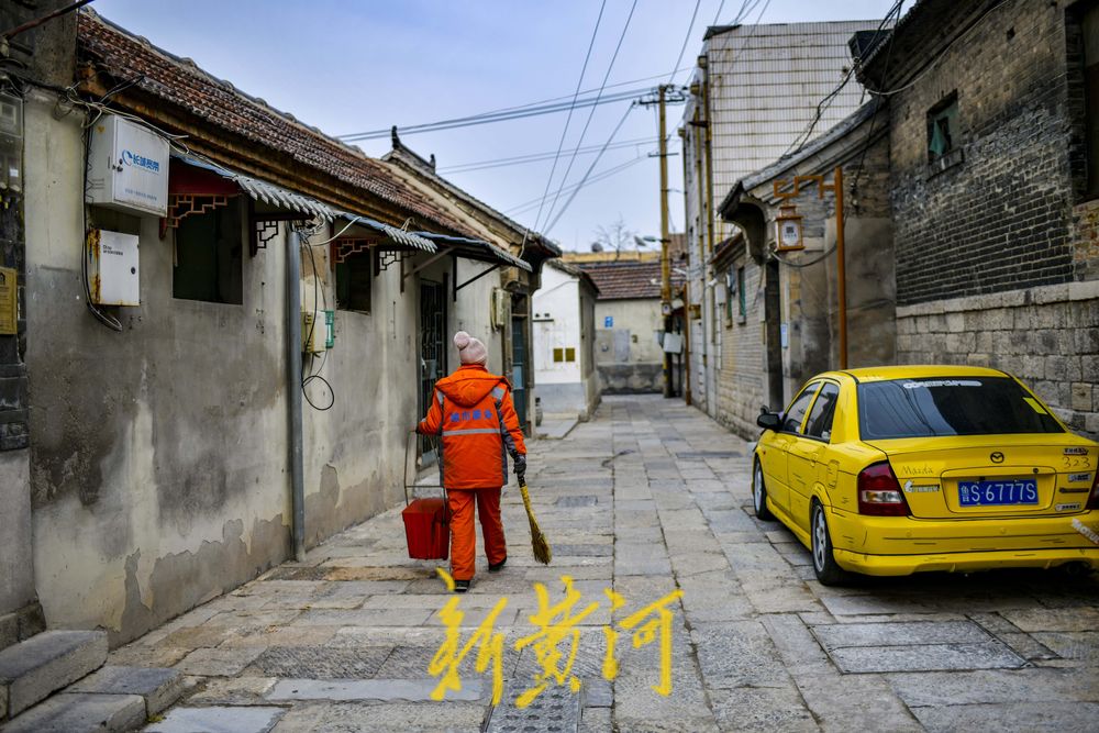 水泥路重铺石板路 老街巷重回旧时光